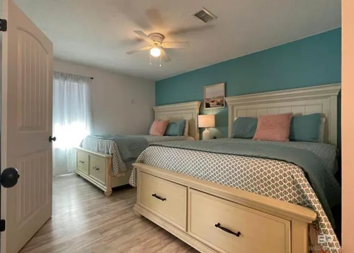 Pet Friendly Access Sleeps 6 Hangout Nearby *