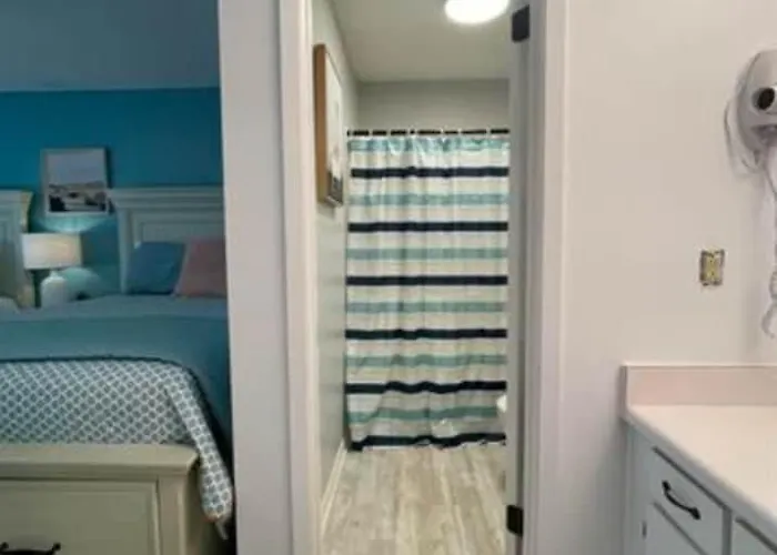 Pet Friendly Access Sleeps 6 Hangout Nearby Apartment *
