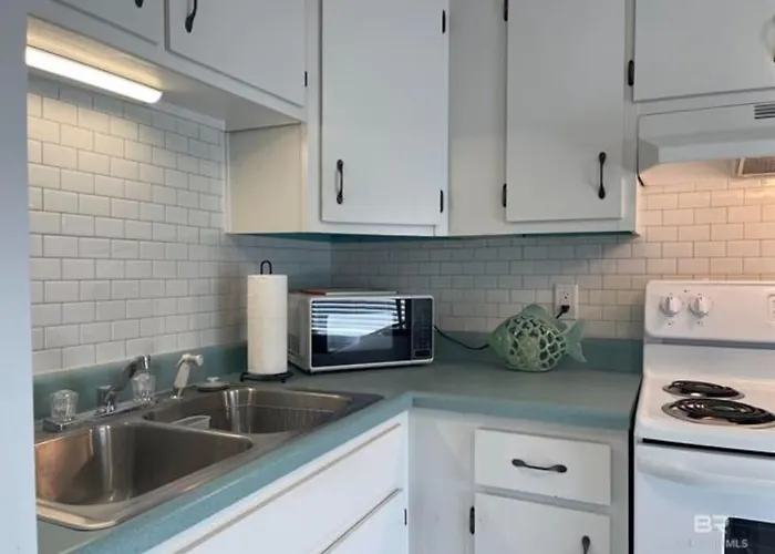 Pet Friendly Access Sleeps 6 Hangout Nearby Apartment