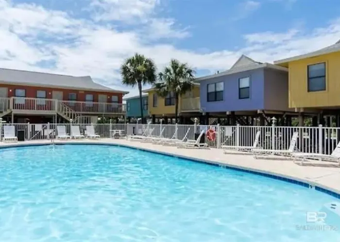 Pet Friendly Access Sleeps 6 Hangout Nearby
